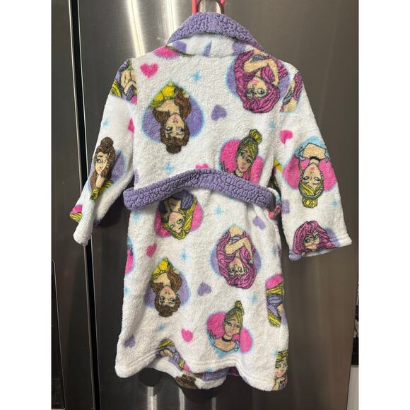 5/$25 Princess Robe - Disney - 4 - Picture 2 of 3